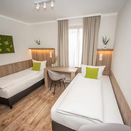 Perlach Allee By Blattl Otel