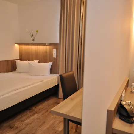 Otel Perlach Allee By Blattl Münih