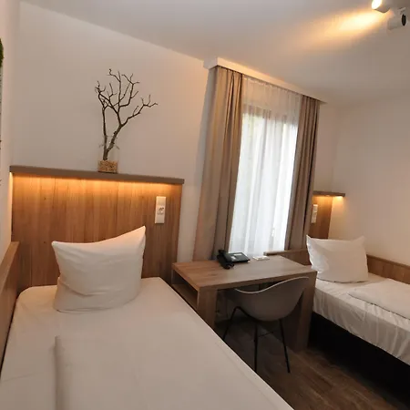 Otel Perlach Allee By Blattl