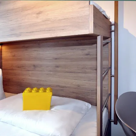 Otel Perlach Allee By Blattl