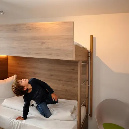 Perlach Allee By Blattl 3*