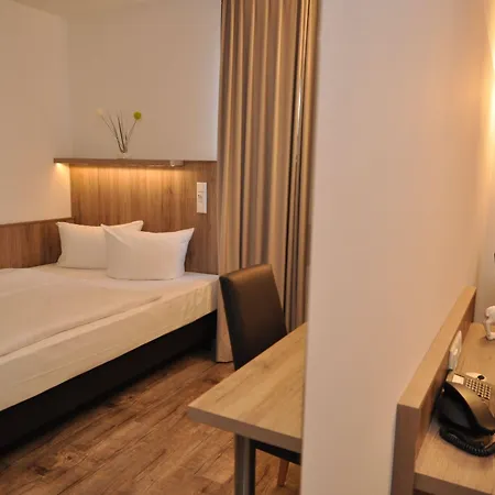 Hotel Perlach Allee By Blattl